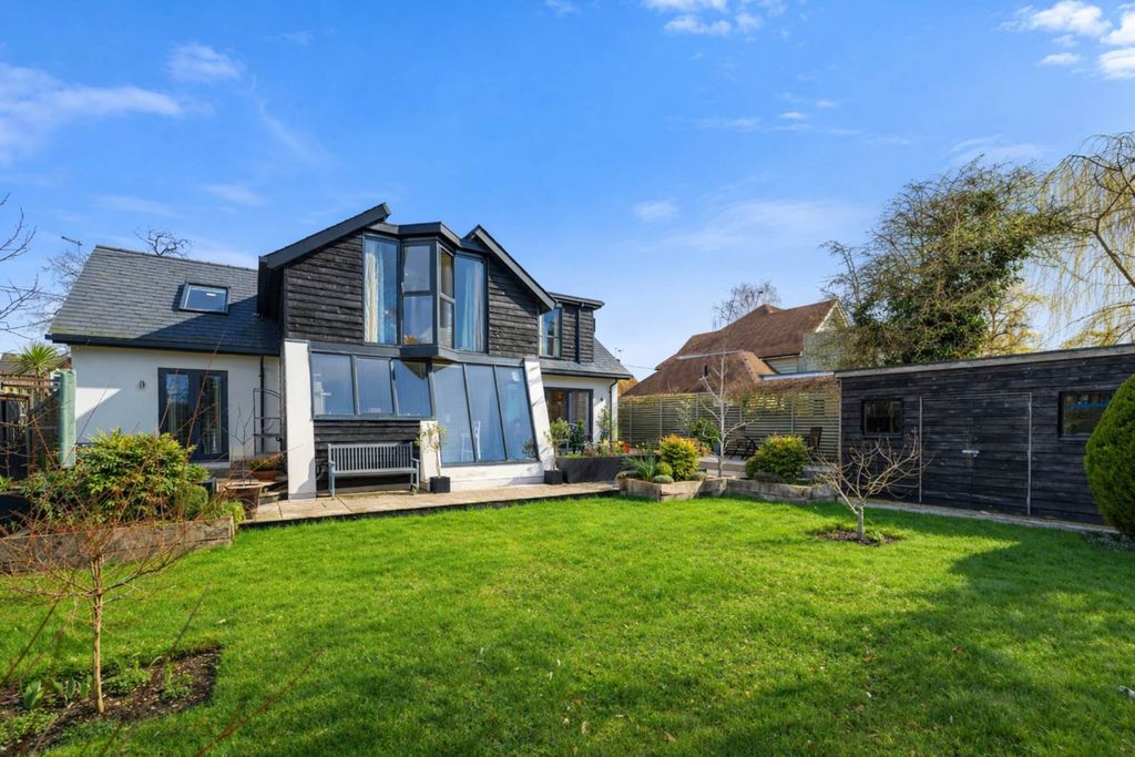 Property photo 2 of 19