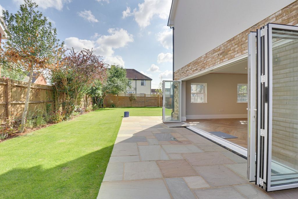 Property photo 3 of 17