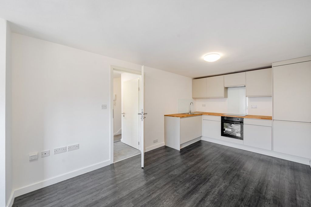 Property photo 3 of 16 1423298-7-69A9761...