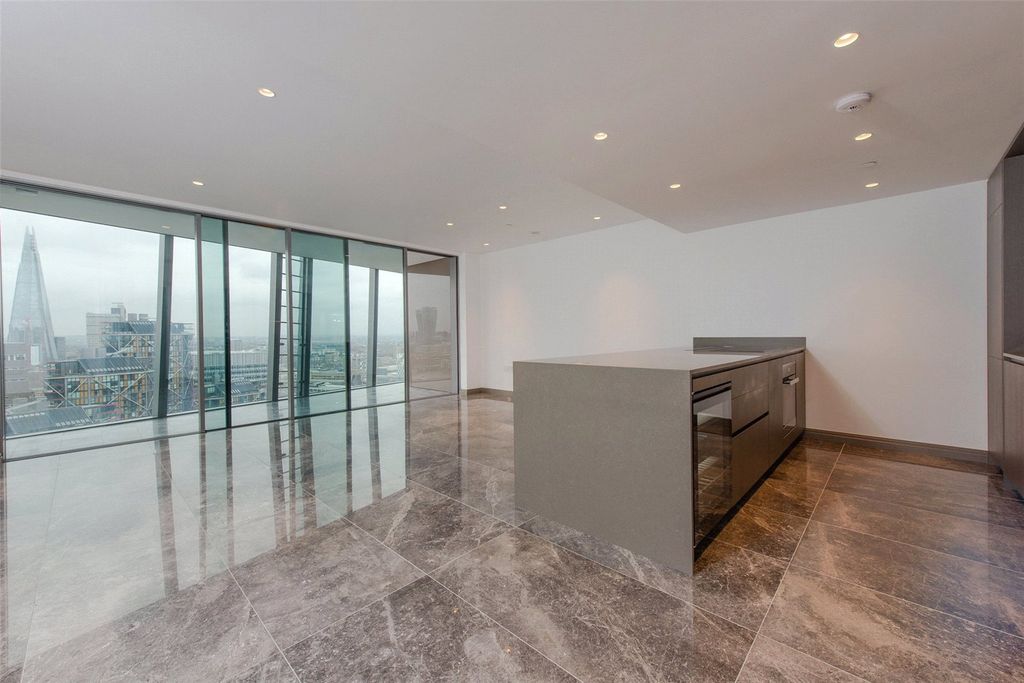 Property photo 1 of 28 Reception/Kitchen