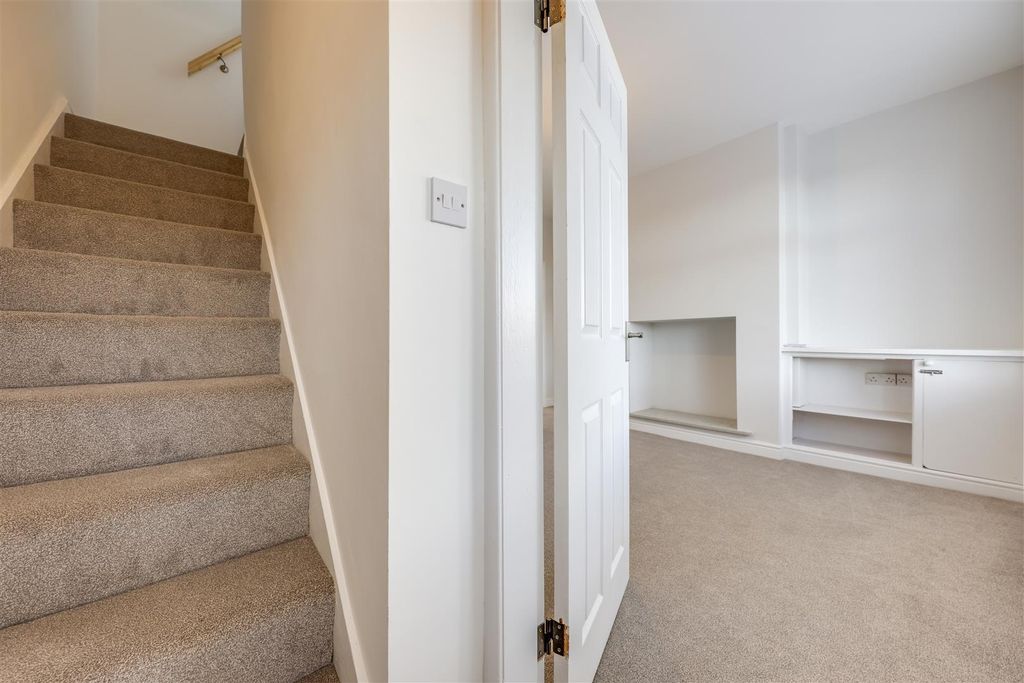 Property photo 3 of 20 Hallway