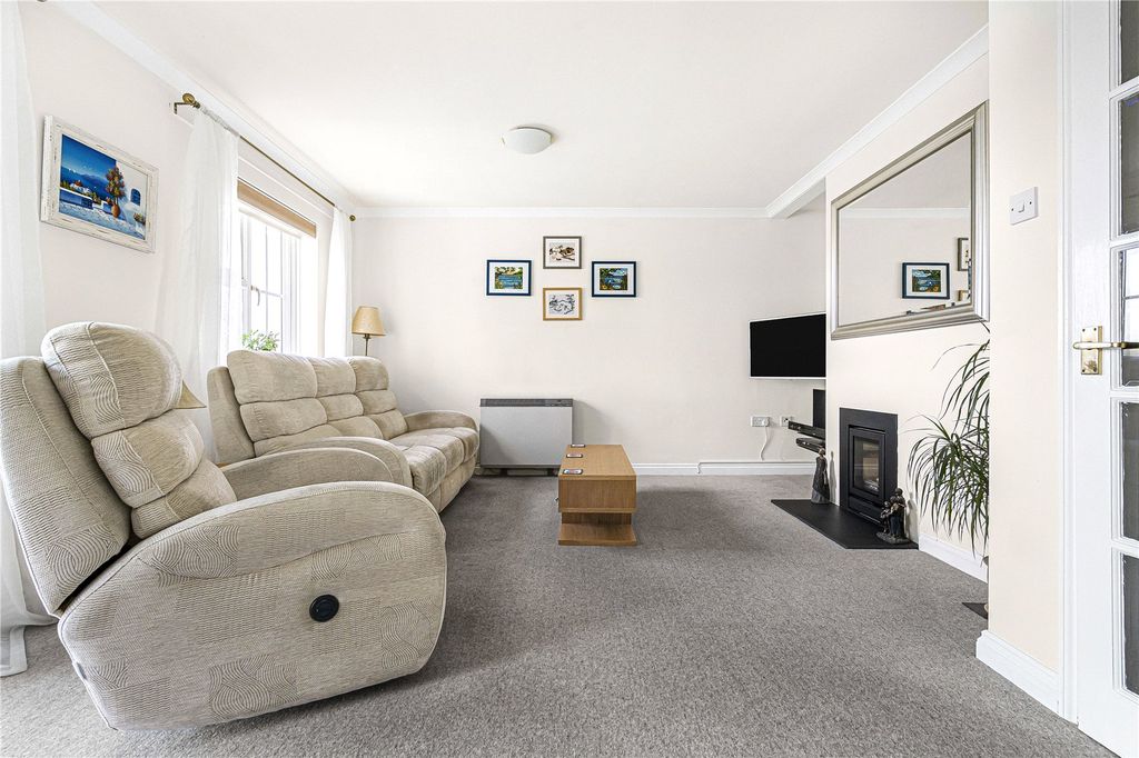 Property photo 3 of 9 Sitting Room