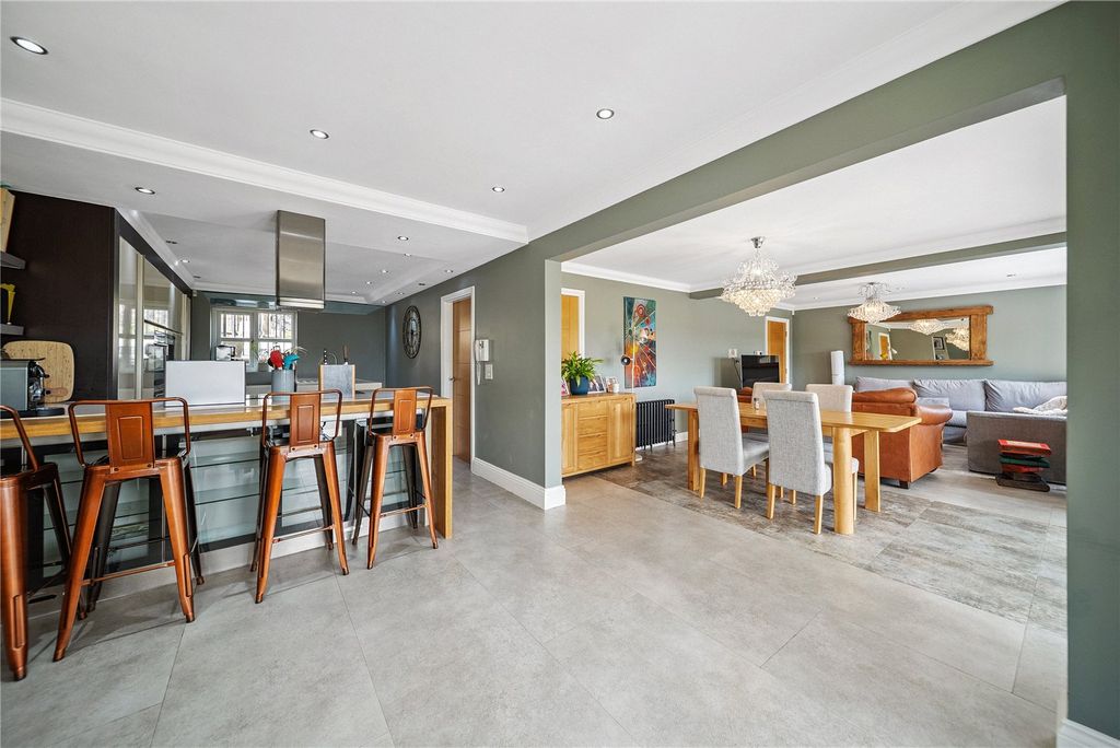 Property photo 3 of 19 Kitchen Diner