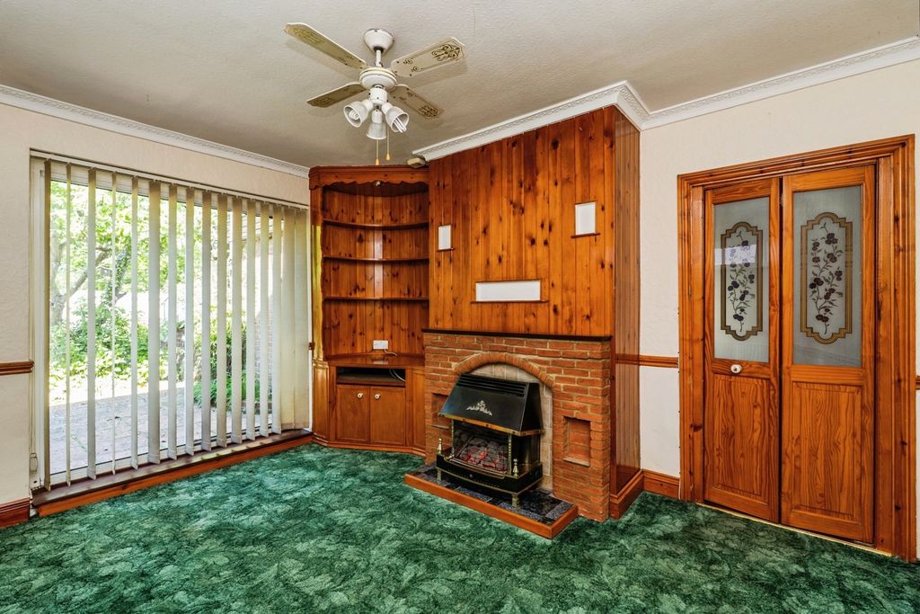Property photo 3 of 17 Photo