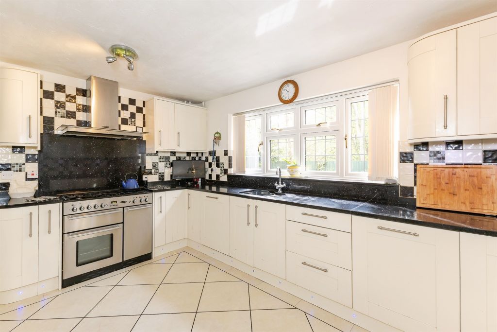 Property photo 3 of 21