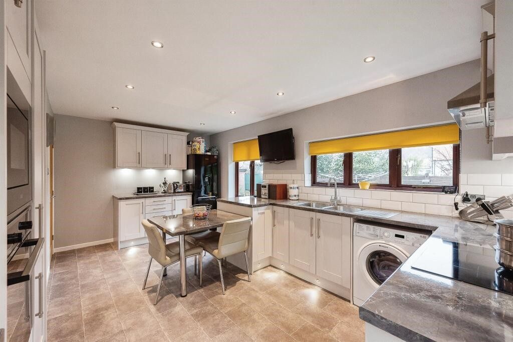 Property photo 2 of 12 Image