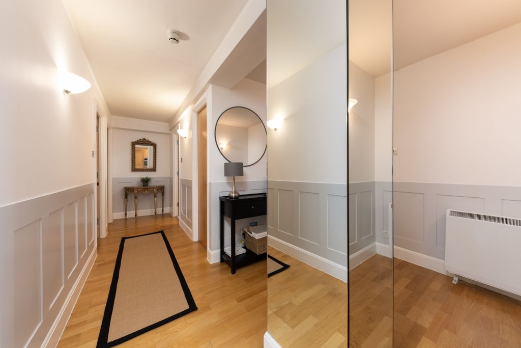 Property photo 2 of 10 Tamarind Court 18...