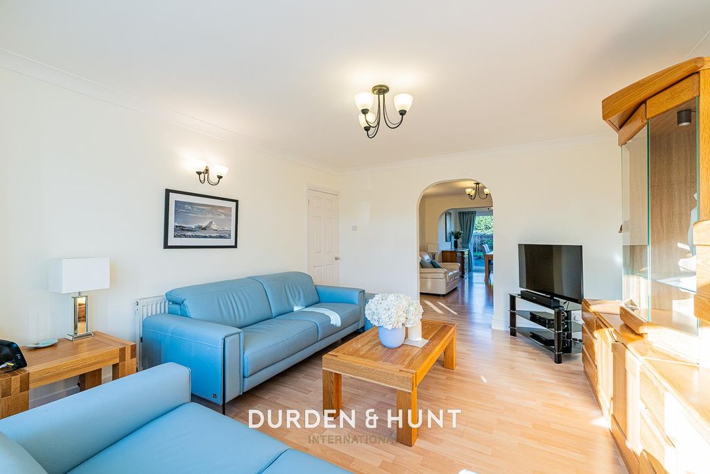 Property photo 3 of 33 Lambourne-17.Jpg