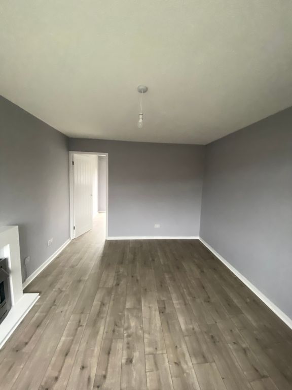 Property photo 3 of 13 Lounge