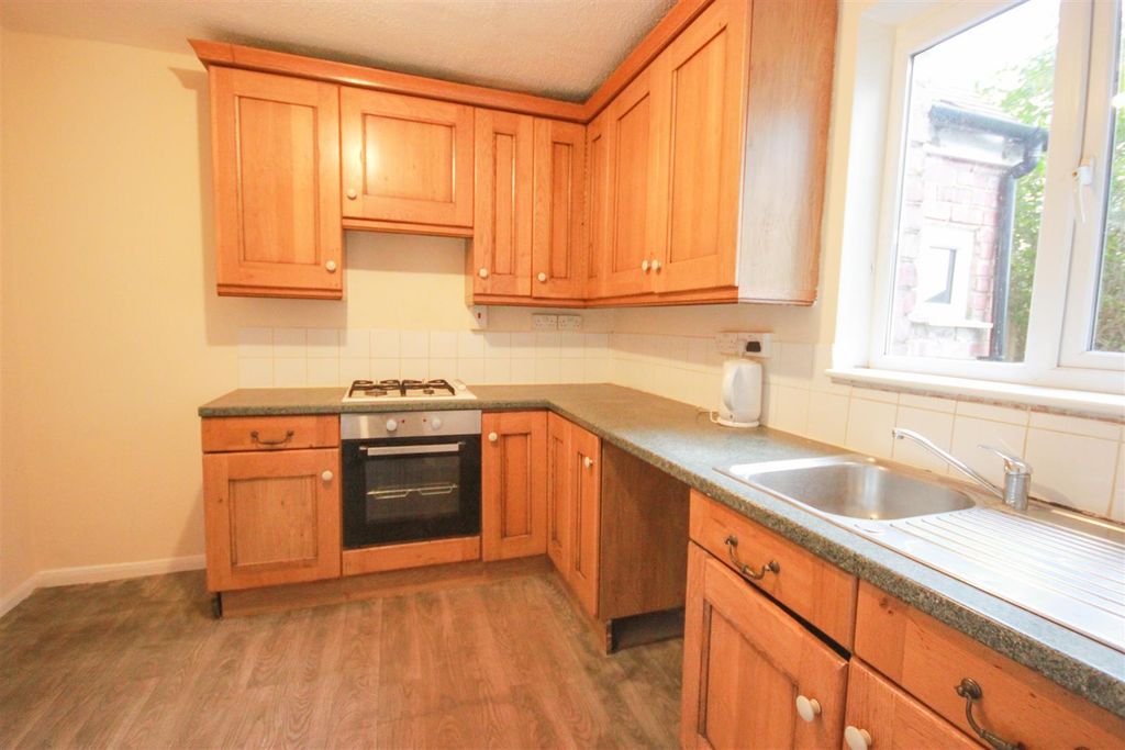 Property photo 2 of 9 Kitchen.Jpg