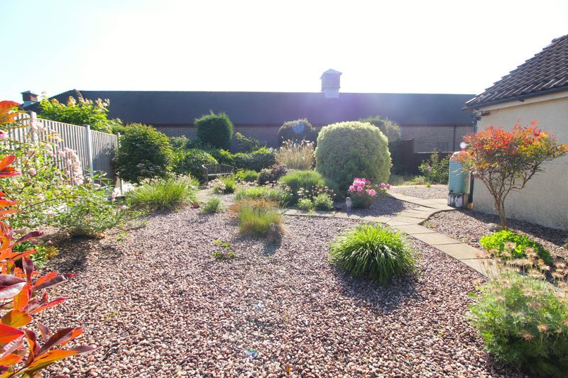 Property photo 3 of 17 Garden