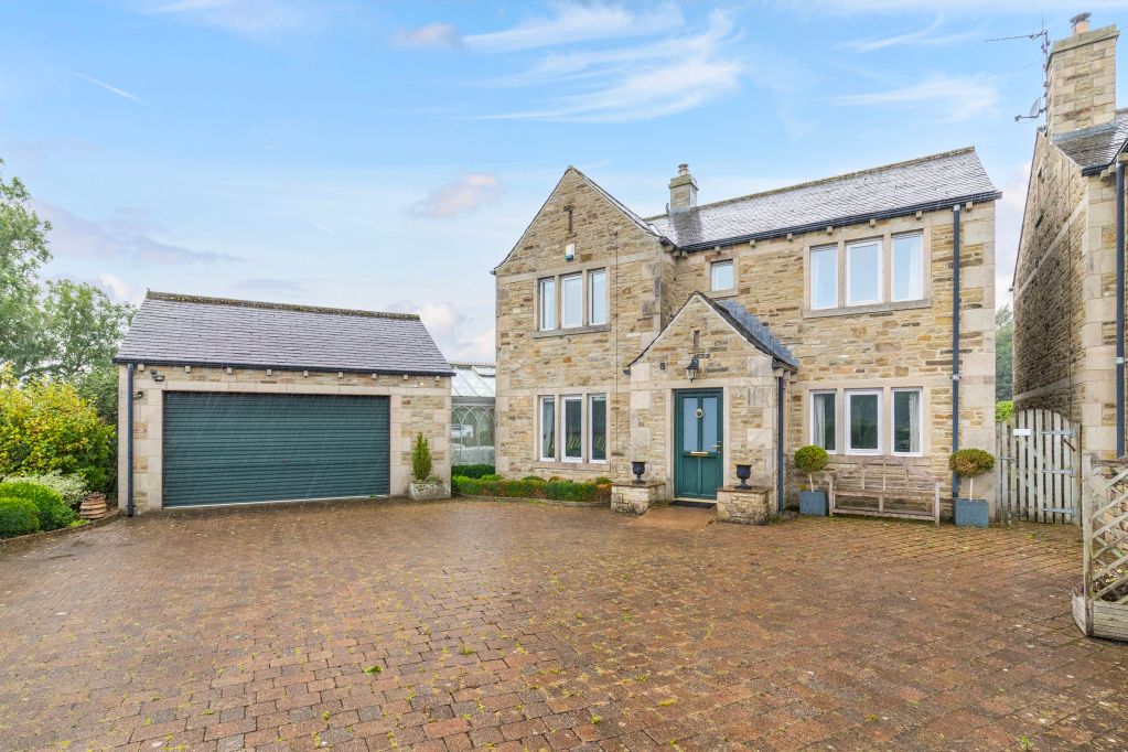 Property photo 1 of 25 External