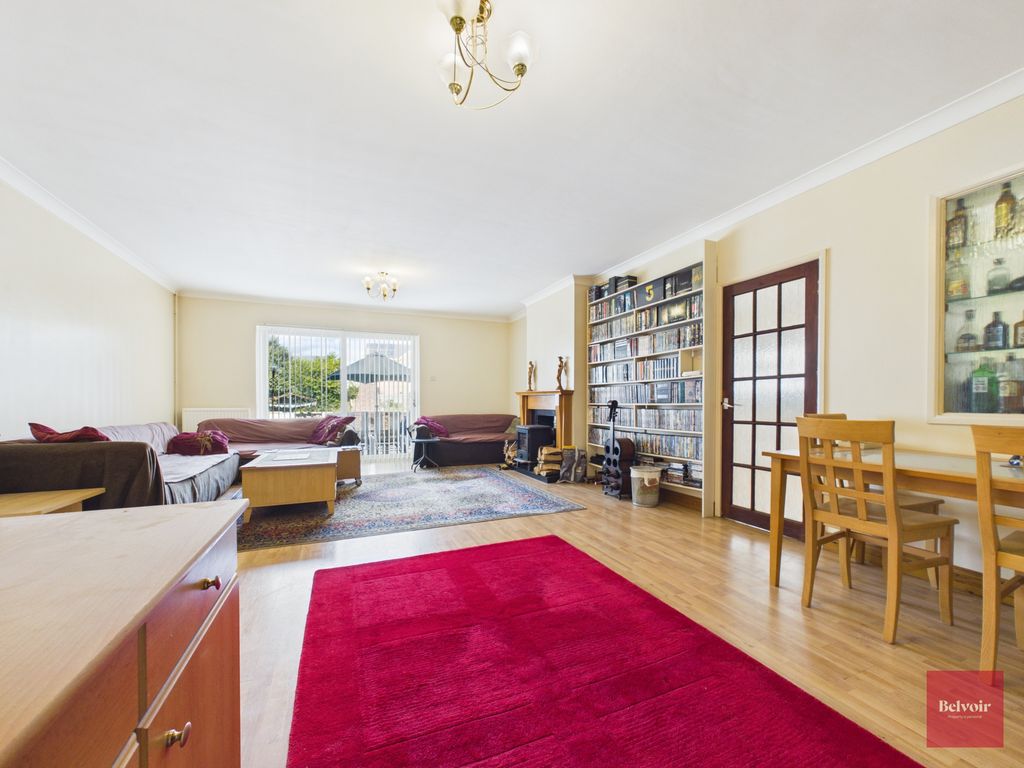 Property photo 3 of 31