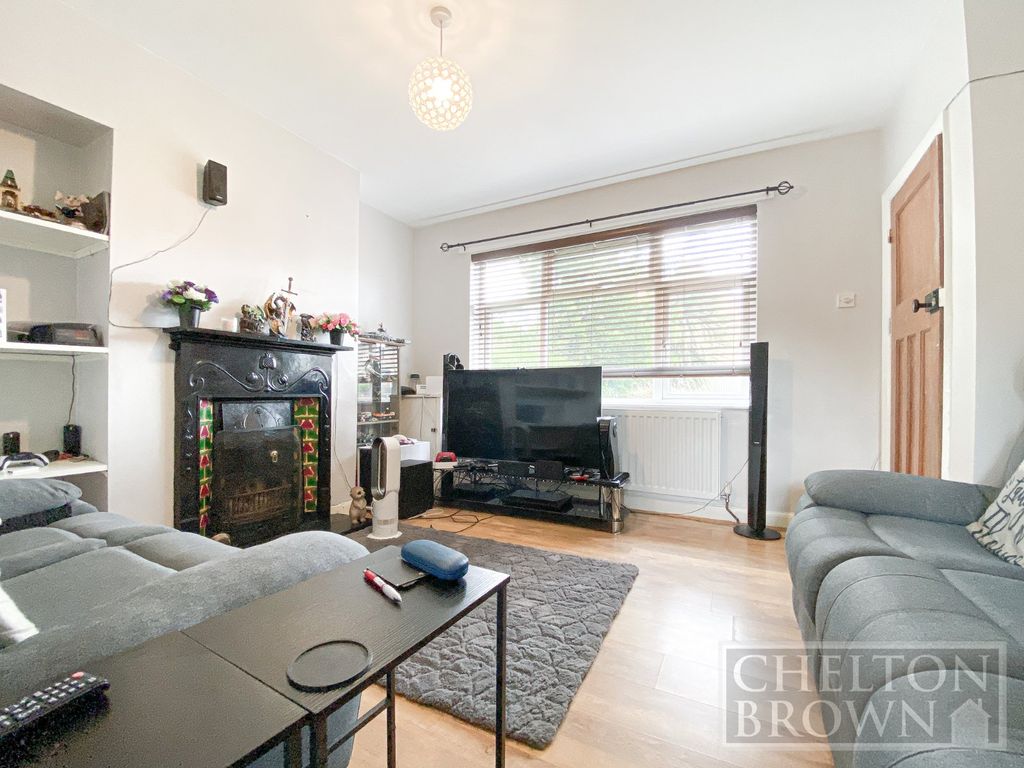 Property photo 3 of 24 Lounge