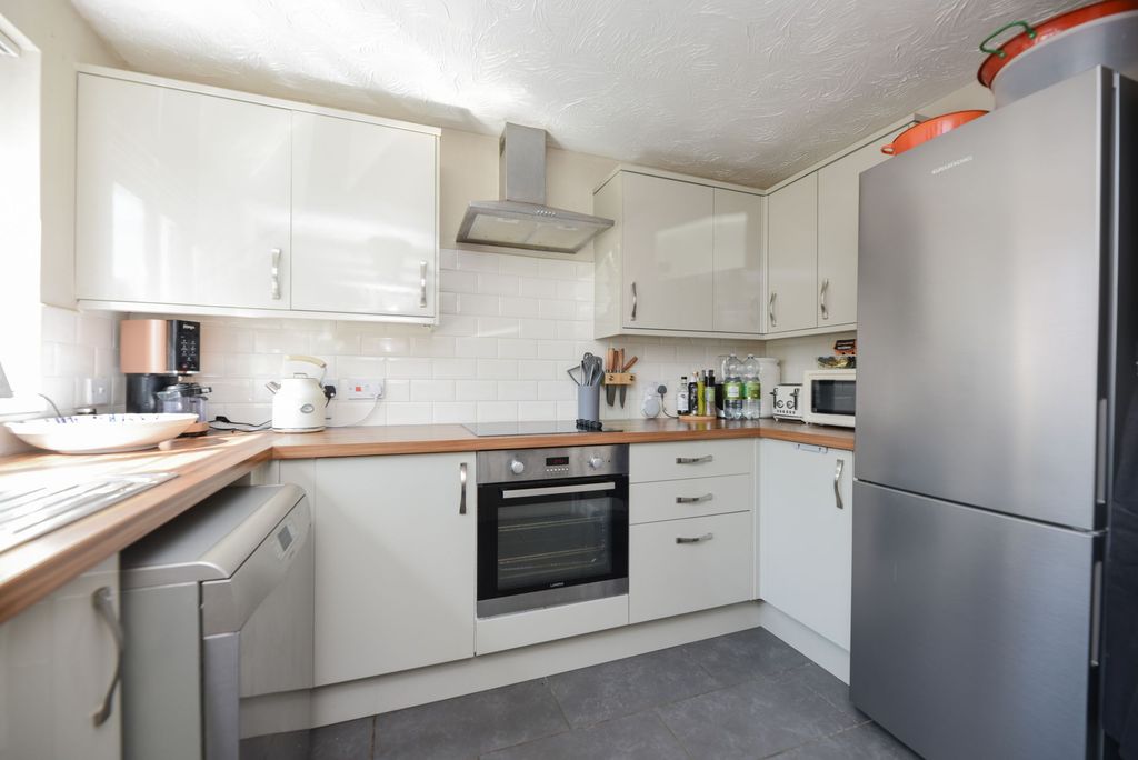 Property photo 3 of 17