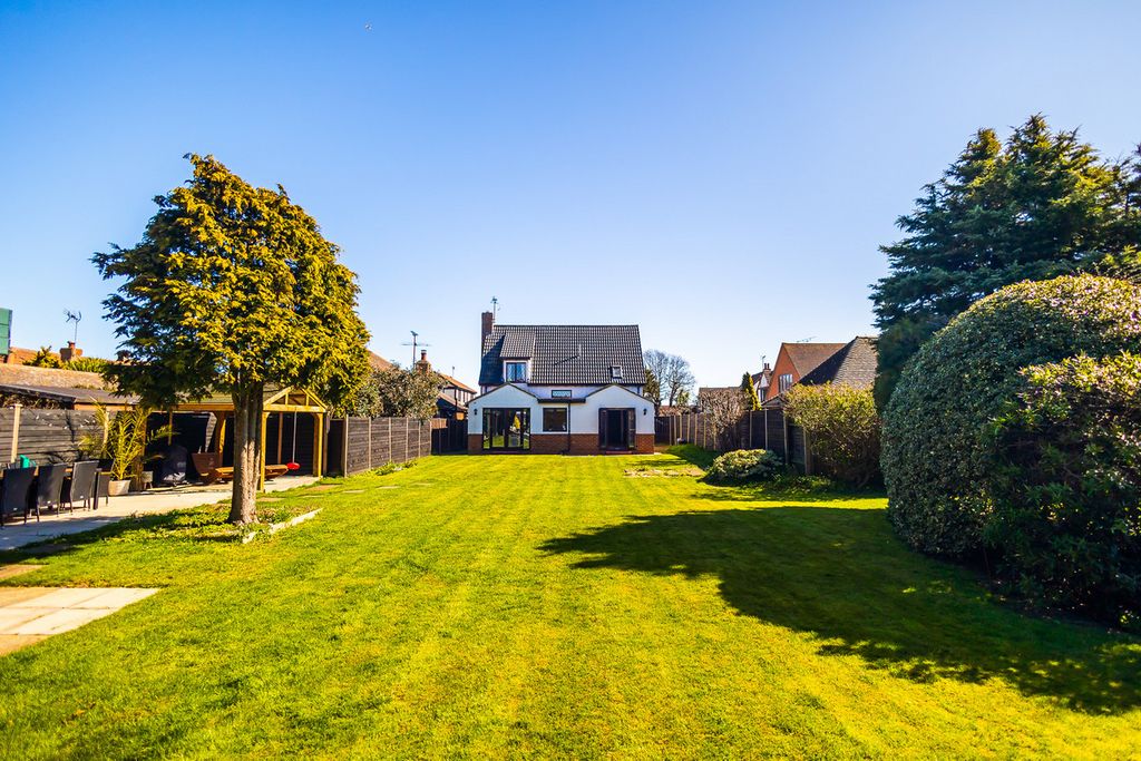 Property photo 3 of 36