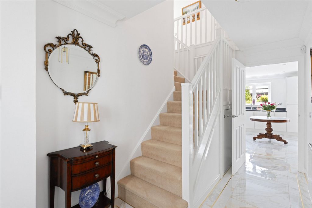 Property photo 2 of 40 2 Harper Road