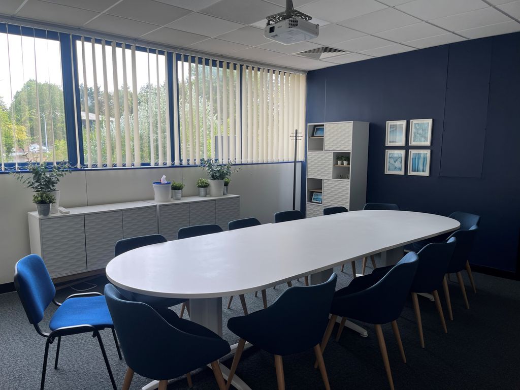Property photo 2 of 11 Meeting Room