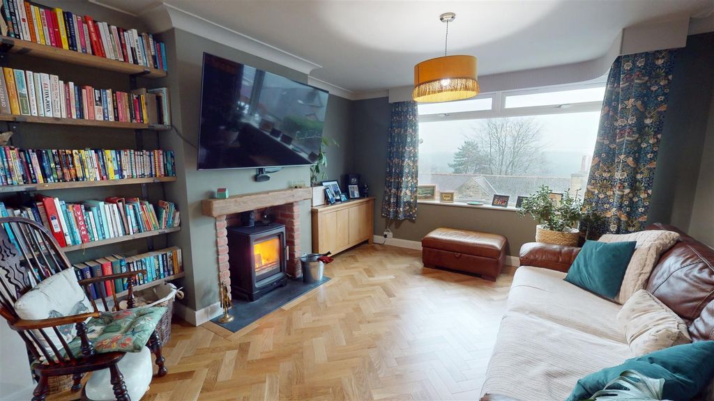 Property photo 2 of 20 Lounge