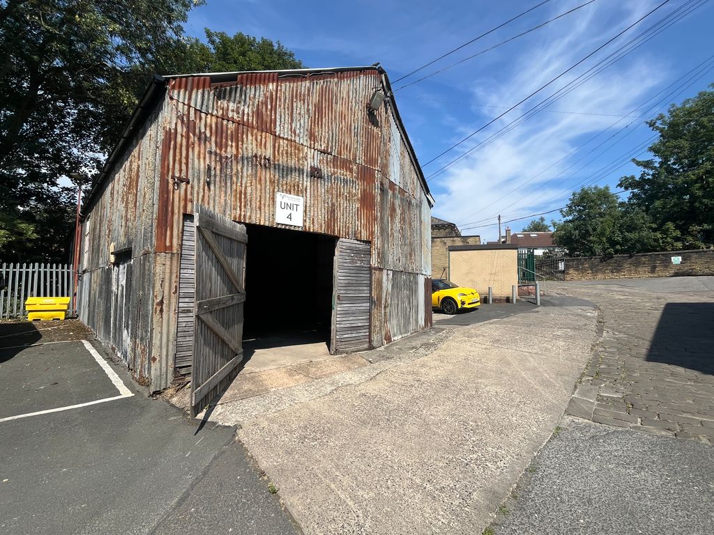 Property photo 1 of 3