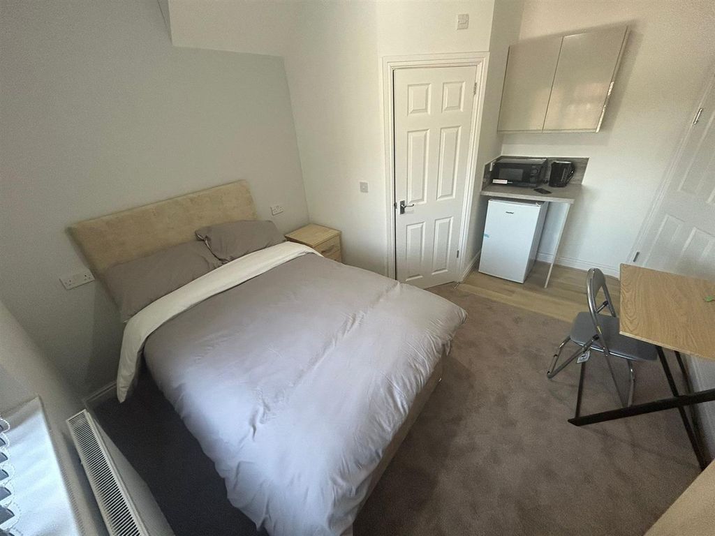 Property photo 3 of 6 Img-20260408-Wa0025.Jpg