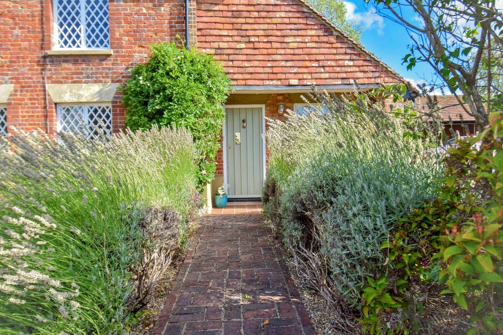 Property photo 3 of 37