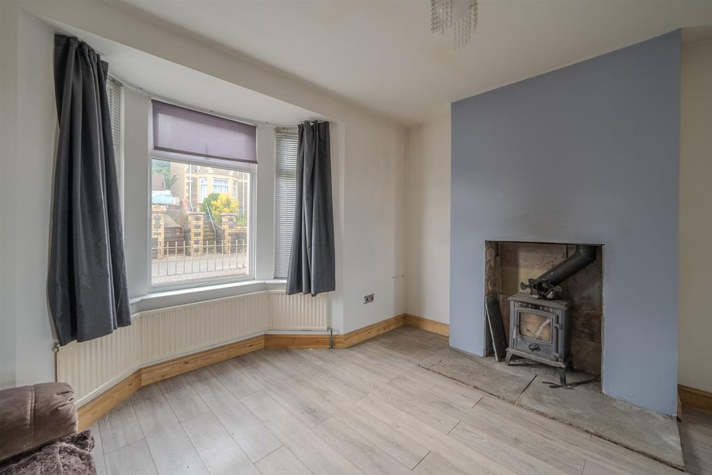 Property photo 3 of 31 26 Sunnybank Rd-16.Jpg