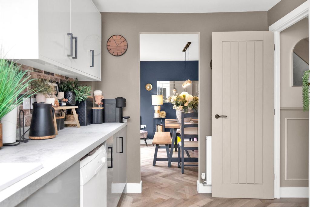 Property photo 3 of 36