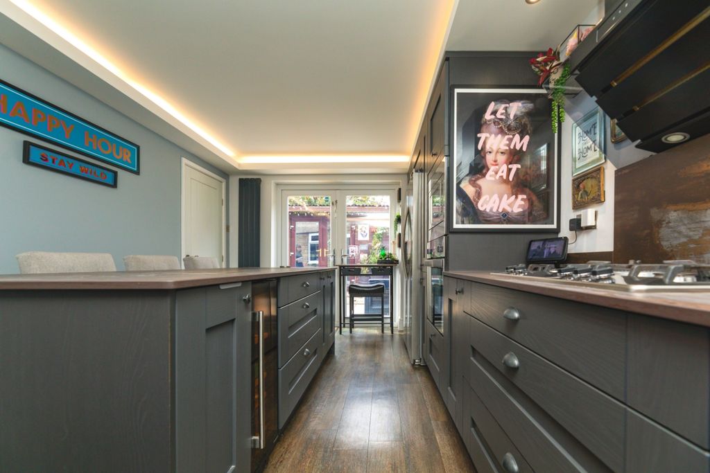 Property photo 3 of 19 Pbox-Img.Jpg