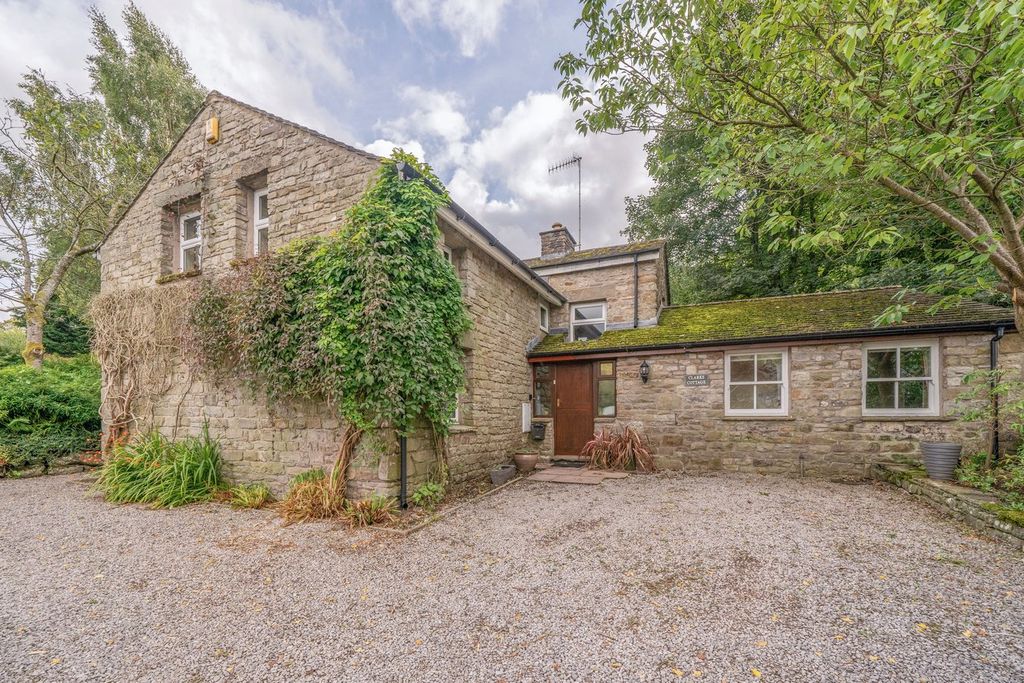 Property photo 1 of 30