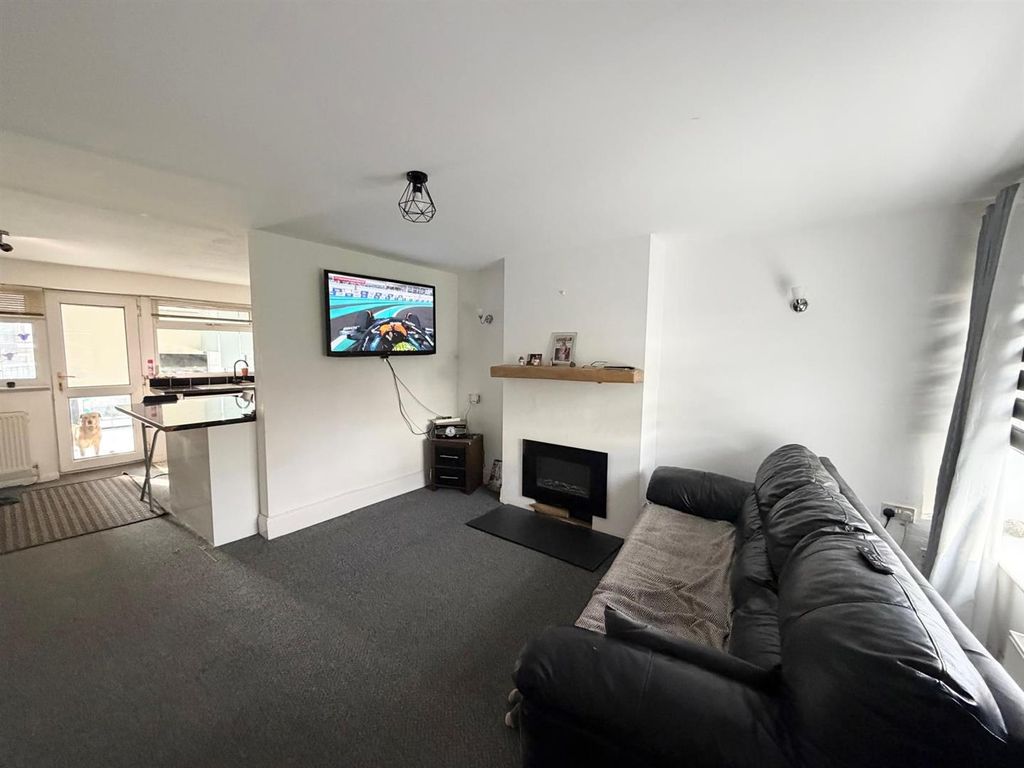 Property photo 3 of 12 Photo-2025-12-07-16-05-59.Jpg