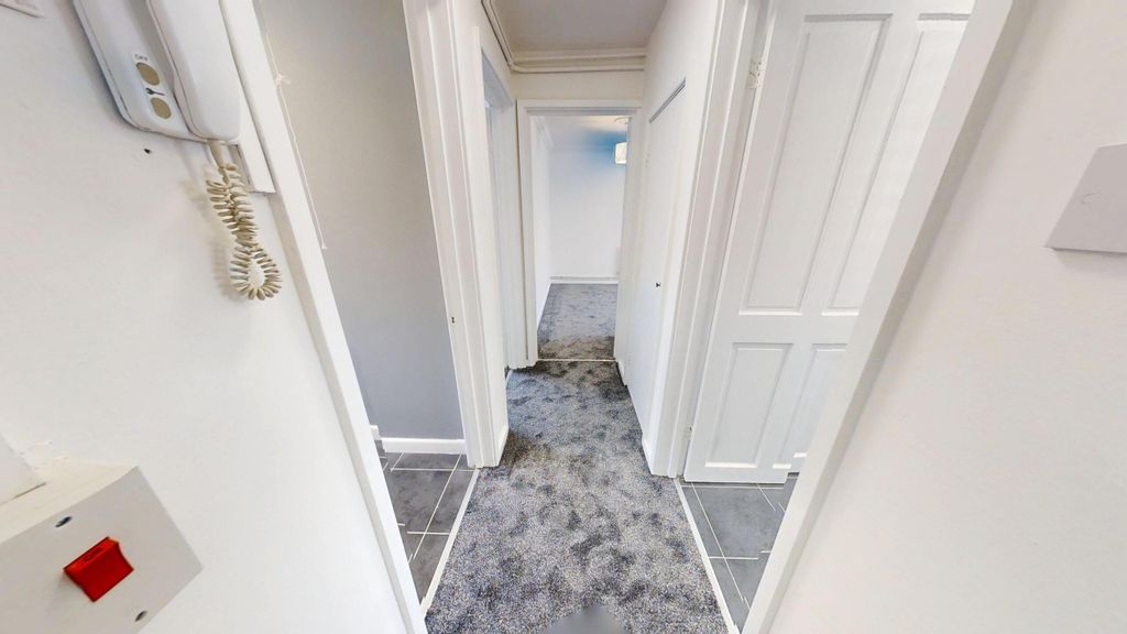 Property photo 3 of 12 Hall