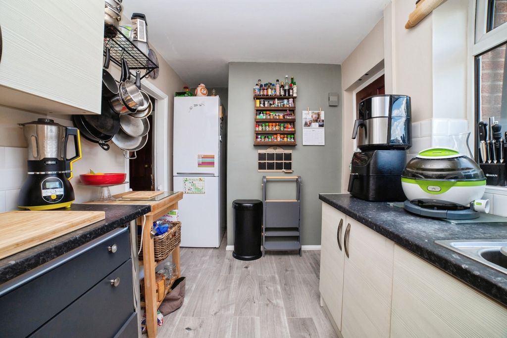 Property photo 3 of 17 Photo
