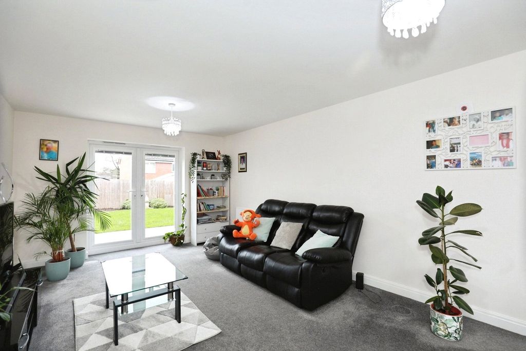 Property photo 2 of 17 Pbox-Img.Jpg