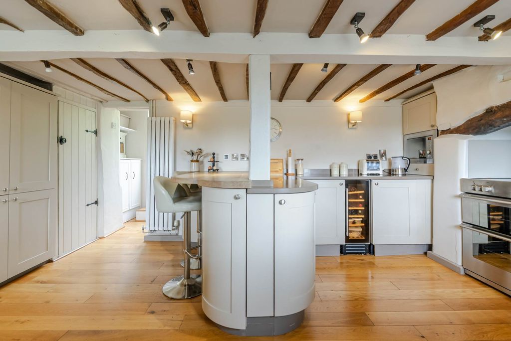 Property photo 3 of 22