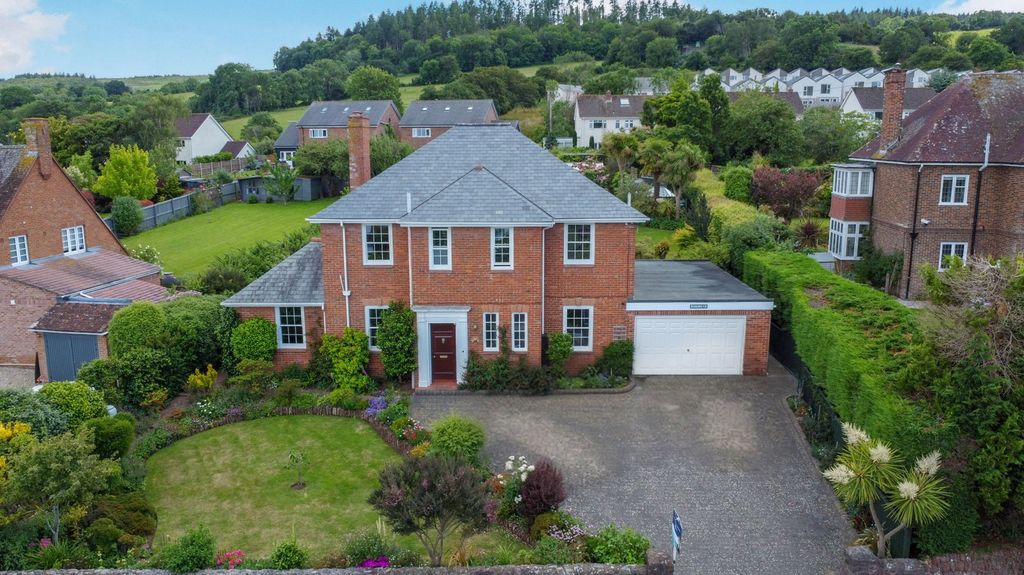 Property photo 1 of 44