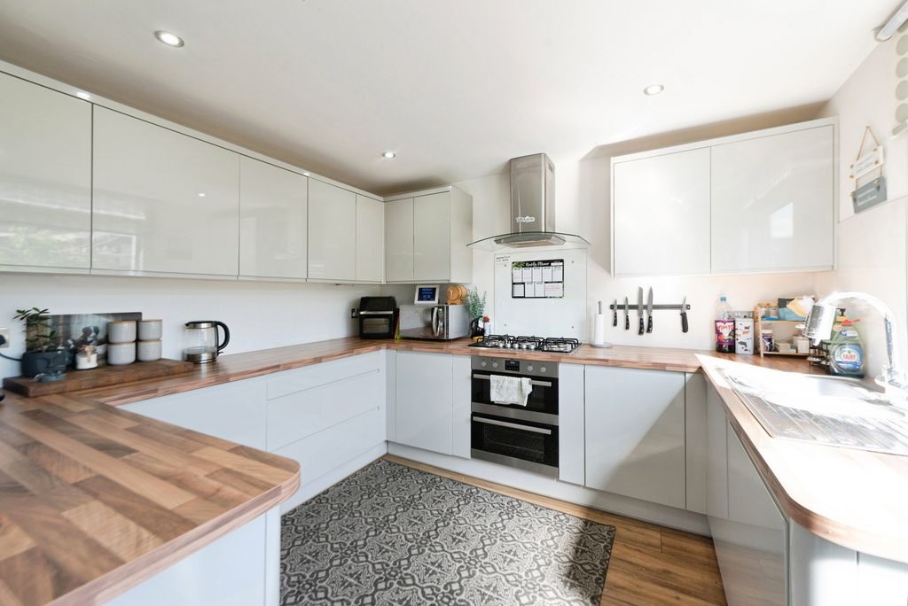 Property photo 2 of 16 Pbox-Img.Jpg
