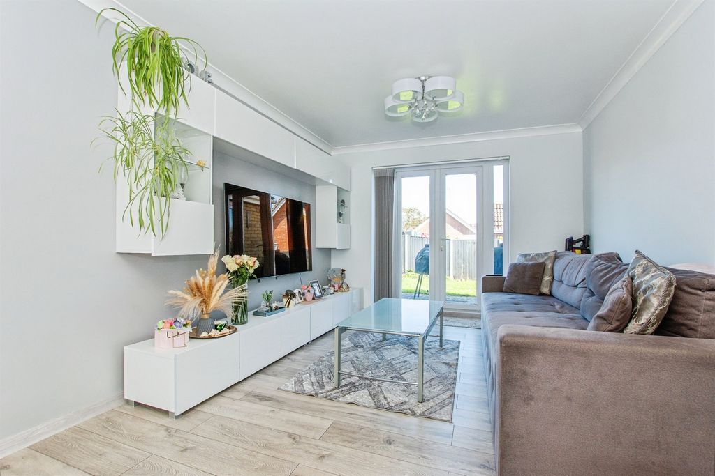 Property photo 3 of 15