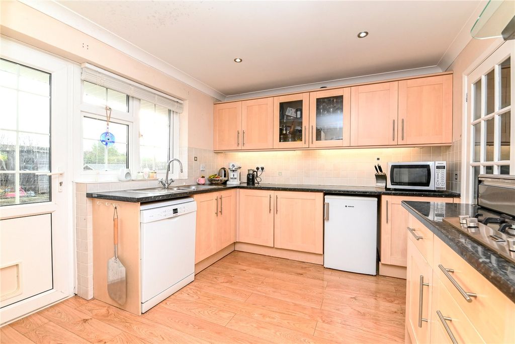Property photo 3 of 17 Picture No. 05
