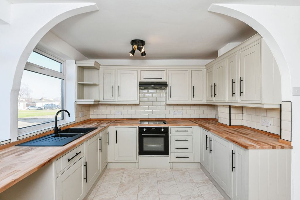 Property photo 1 of 14 Kitchen