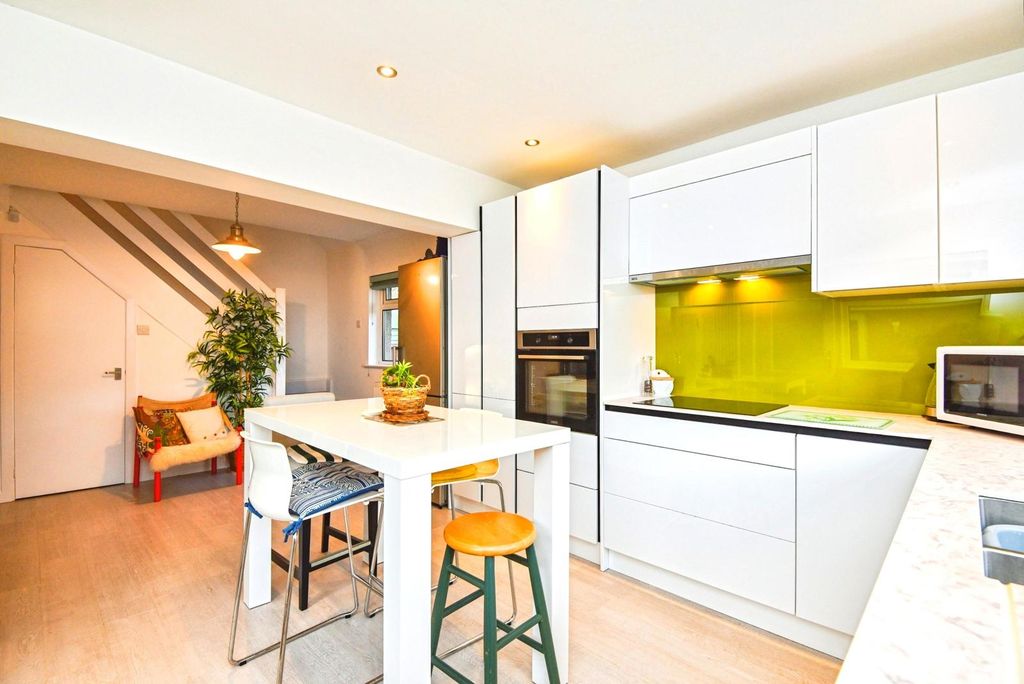 Property photo 3 of 19 Kitchen Diner