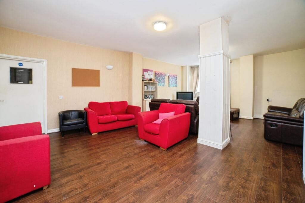 Property photo 1 of 6