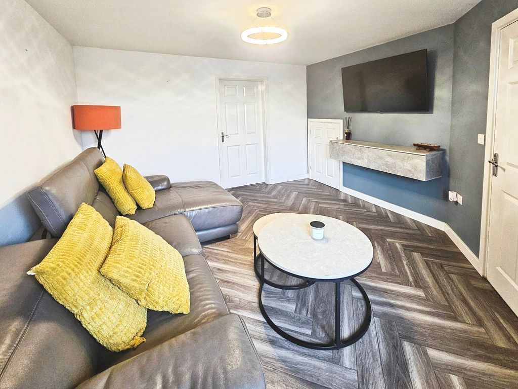 Property photo 2 of 13 Photo 12