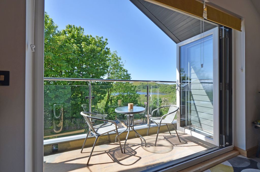 Property photo 3 of 23