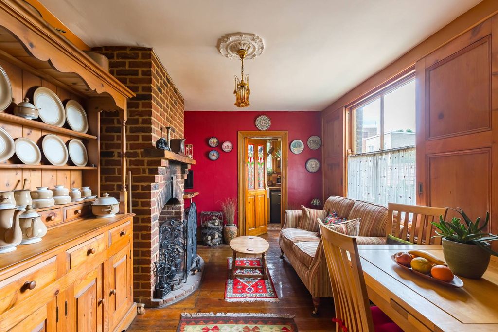 Property photo 3 of 18