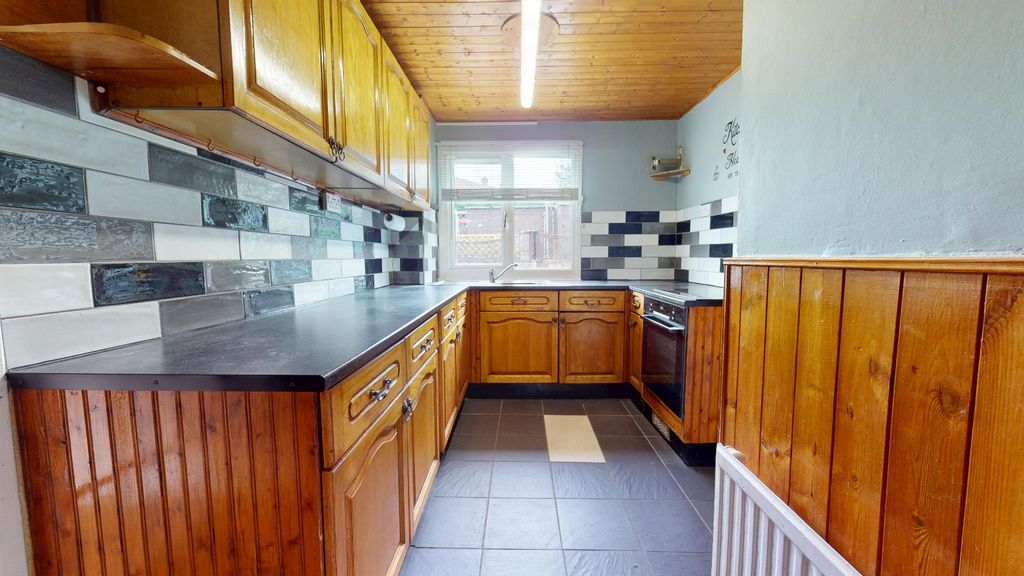 Property photo 2 of 22 4557294