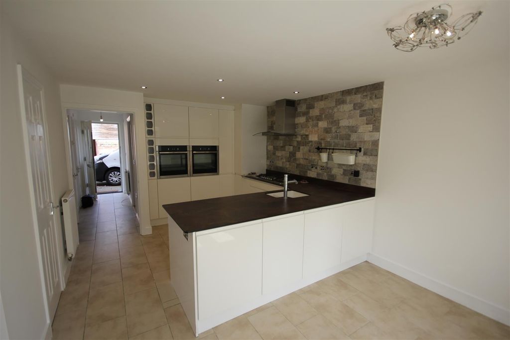 Property photo 2 of 14 Img_5809.Jpg