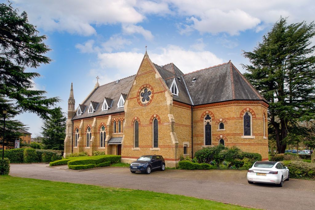 Property photo 1 of 33