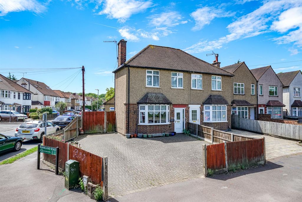 Property photo 1 of 21 184-Watford-Road-00159.Jpg