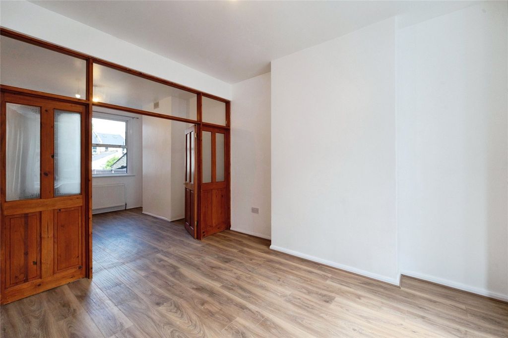 Property photo 2 of 18 Picture No. 04